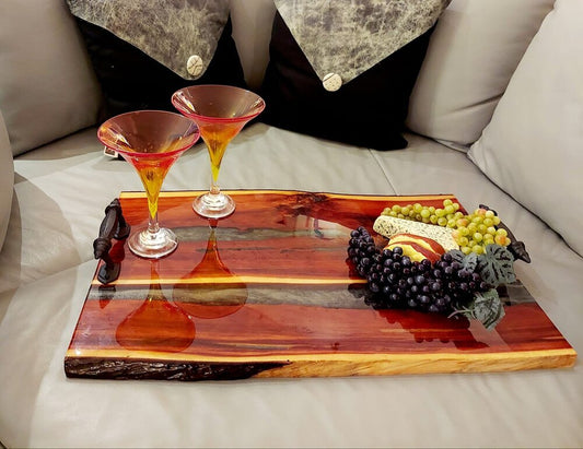 CHARCUTERIE BOARDS & SERVING TRAYS